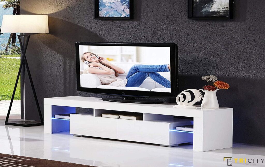 Elegant wood TV showcase design