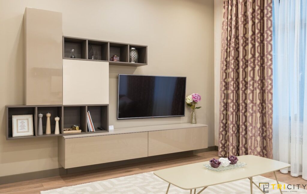 Fancy wood TV showcase design