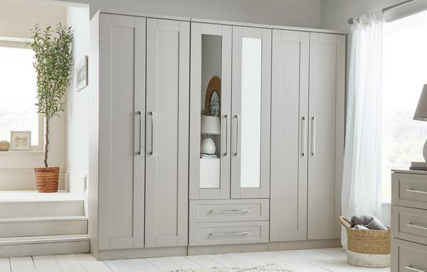 wardrobe design bedroom with mirror