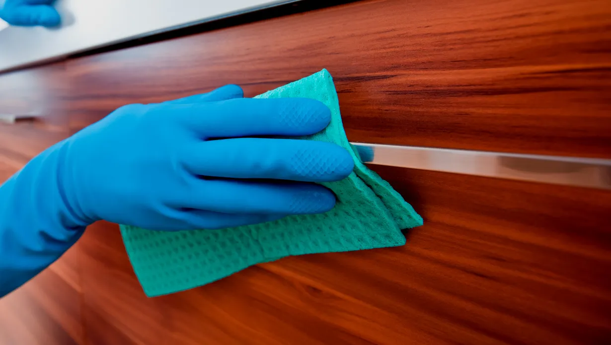 how to Clean Kitchen Cabinets