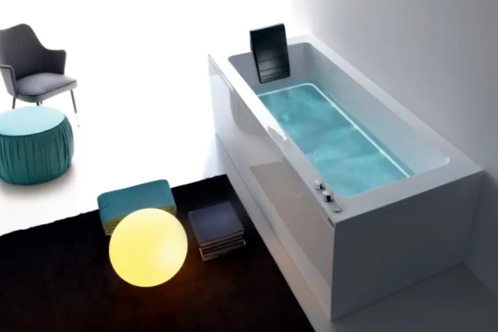 Lights on the Bathtub