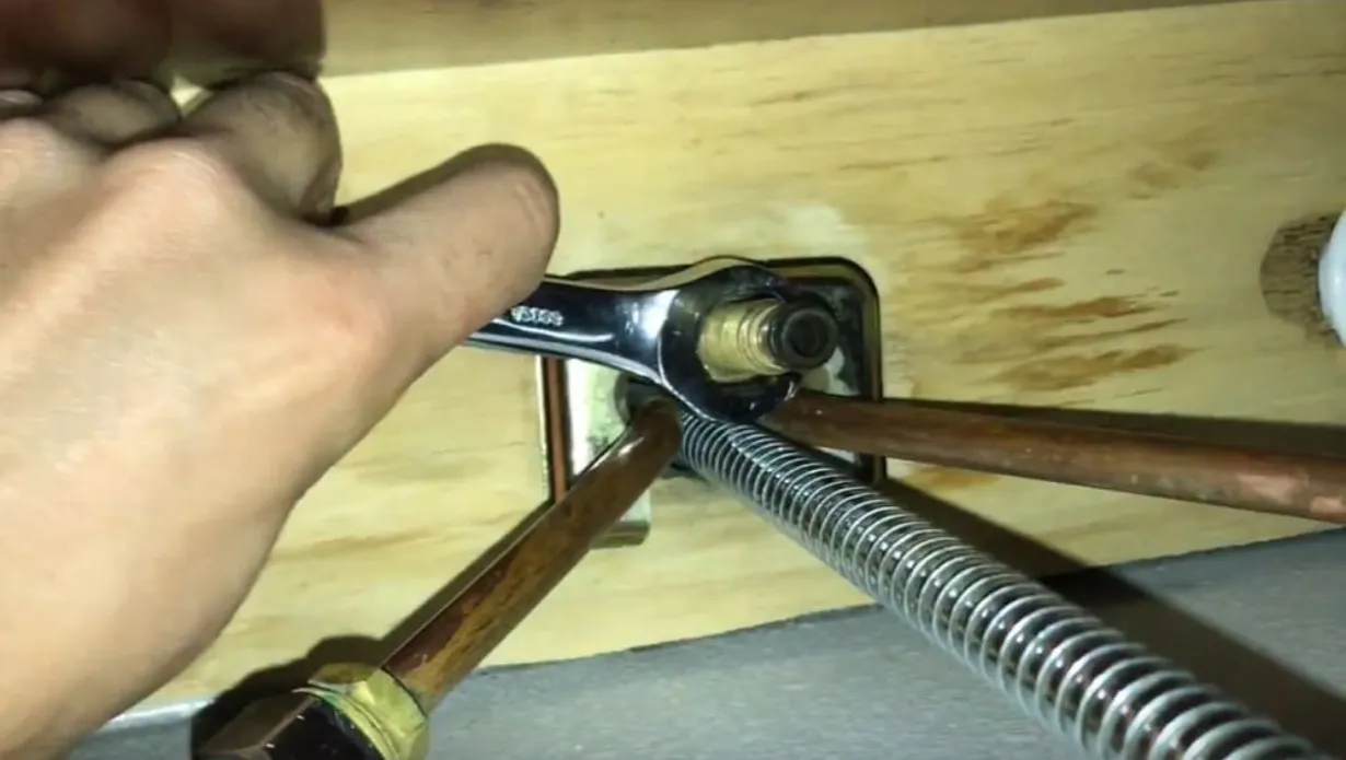 Tighten Kitchen Faucet