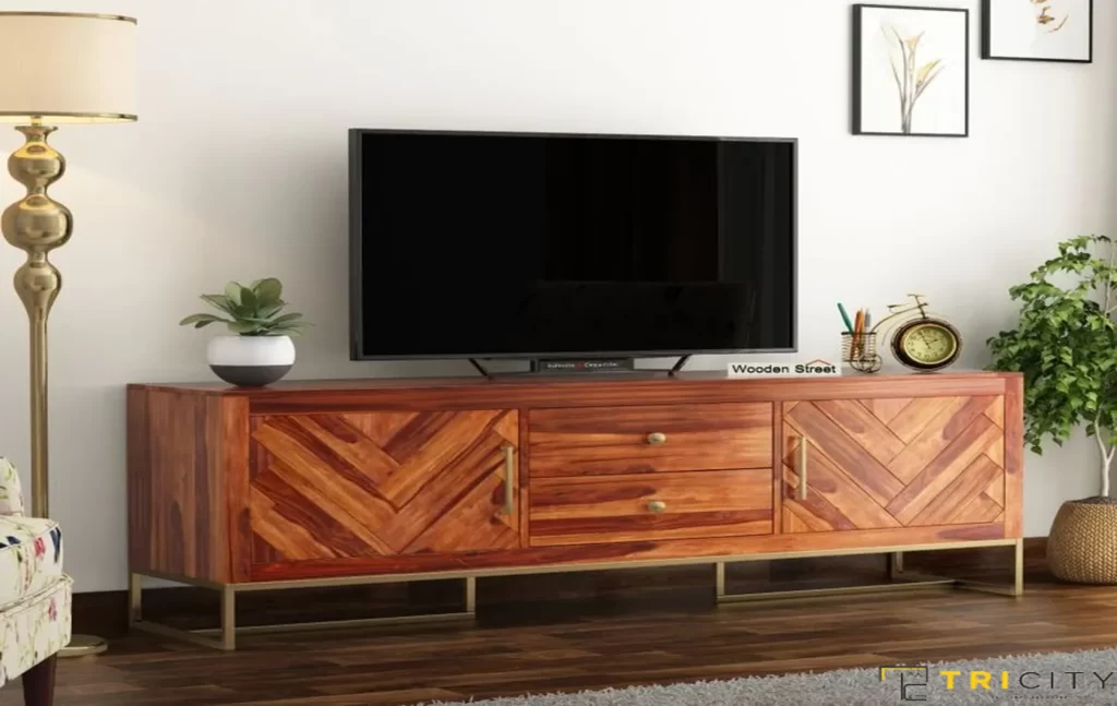 Traditional wood TV showcase design