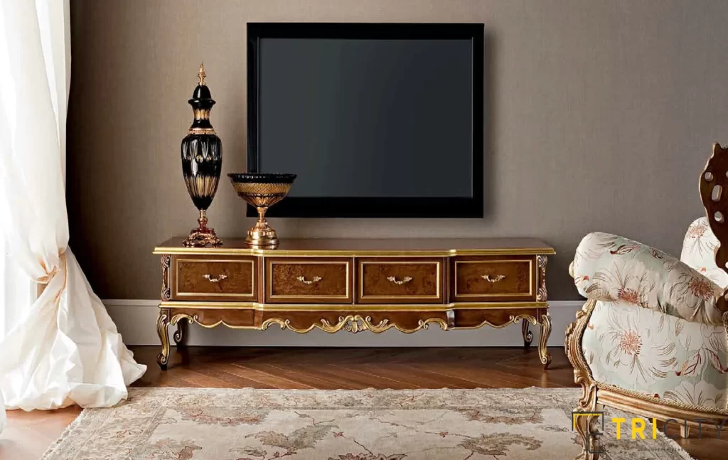 Traditional wood TV showcase design