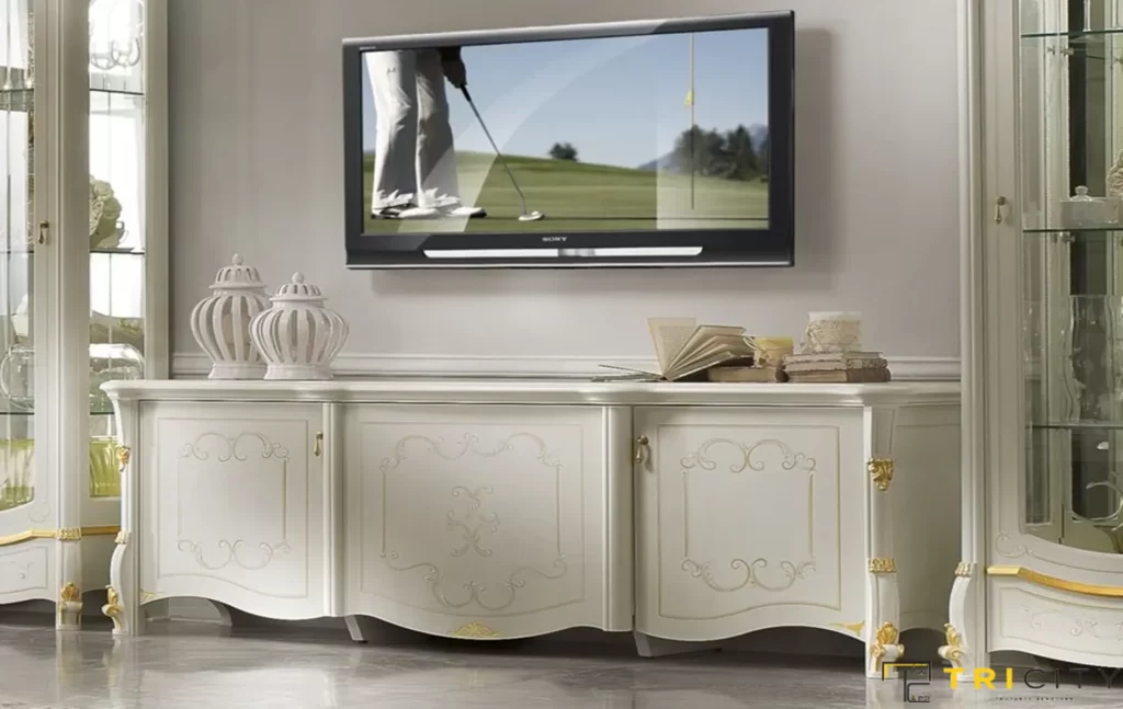 Traditional wood TV showcase design