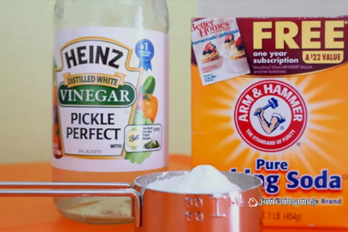 Vinegar and Baking Soda Scrub